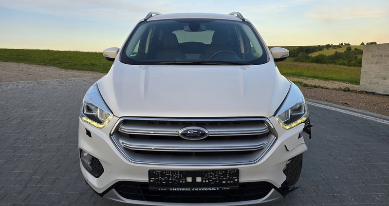 Ford Kuga cena 53700 przebieg: 107000, rok produkcji 2017 z Szczecinek małe 277